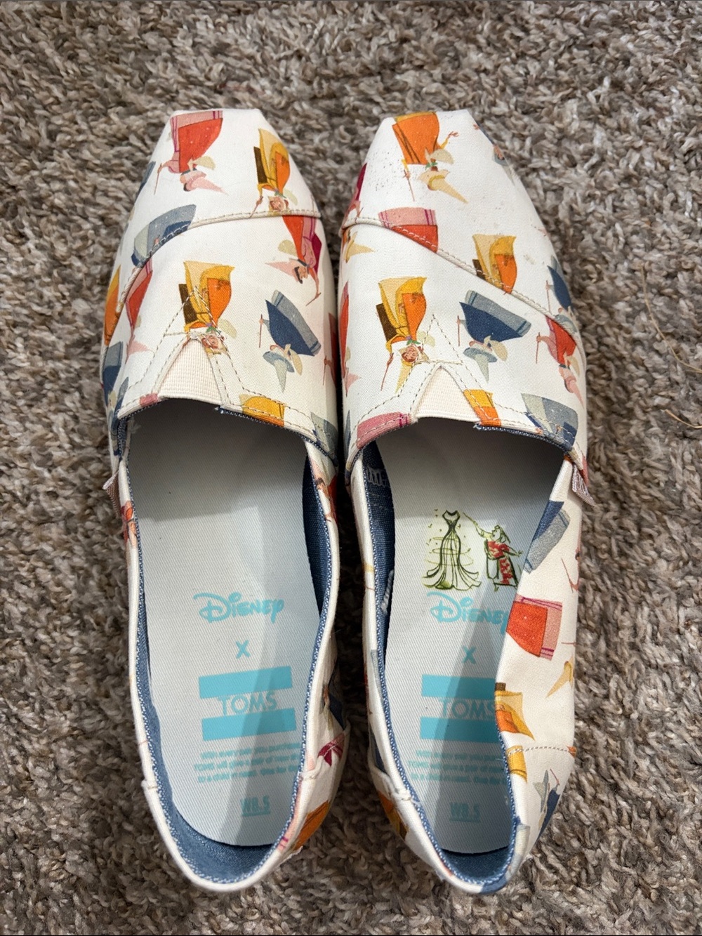 Toms x Disney Cream Canvas Slip-On Moccasins with Multicolor Character Print
